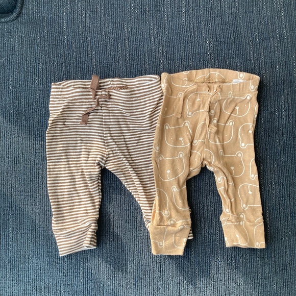 Baby gap pants 0-3 - Picture 1 of 2
